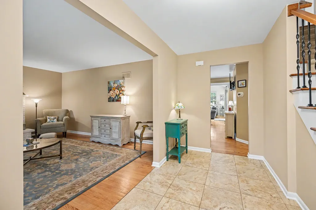 184 North Kenilworth Avenue Glen Ellyn IL 60137