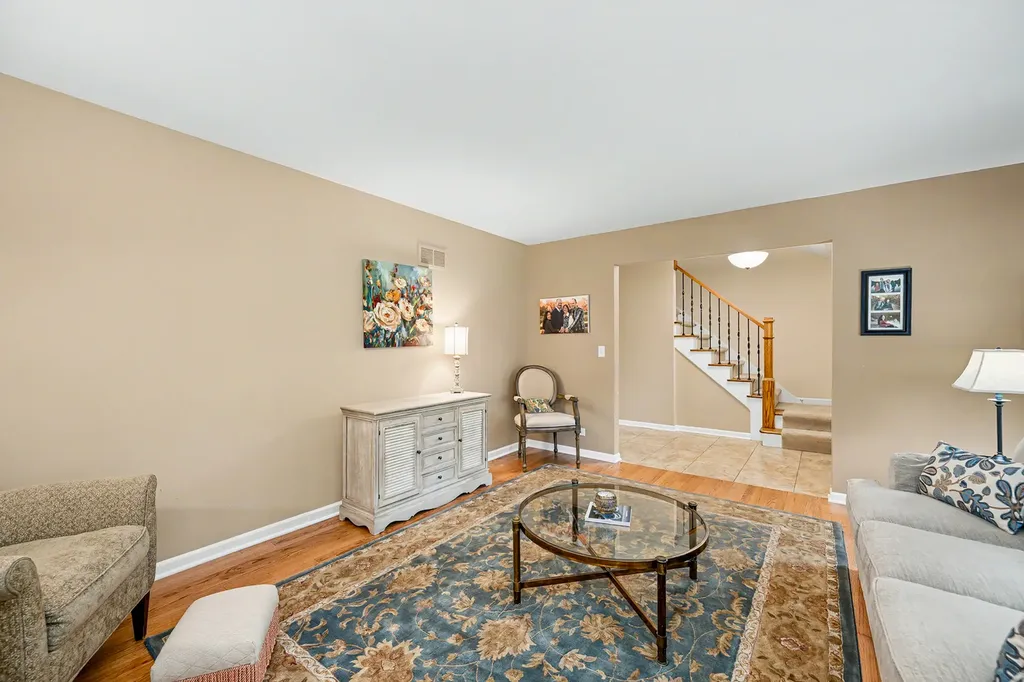 184 North Kenilworth Avenue Glen Ellyn IL 60137