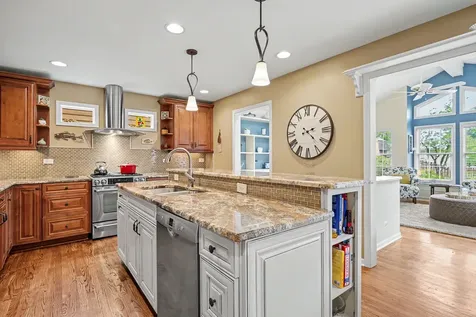 184 North Kenilworth Avenue Glen Ellyn IL 60137
