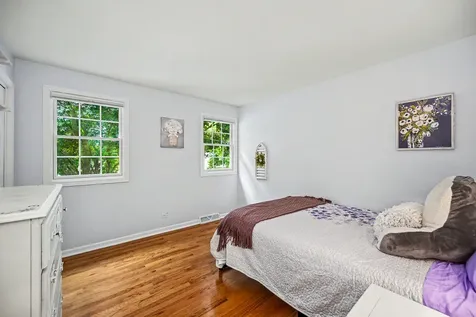 184 North Kenilworth Avenue Glen Ellyn IL 60137