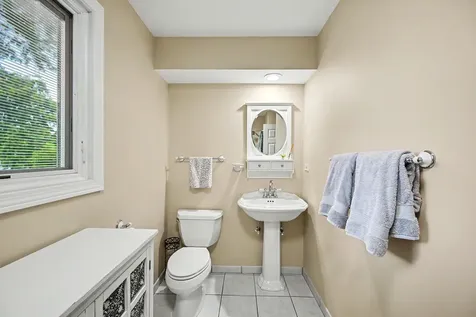 184 North Kenilworth Avenue Glen Ellyn IL 60137