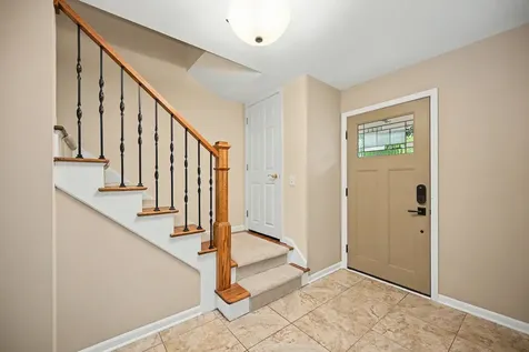 184 North Kenilworth Avenue Glen Ellyn IL 60137