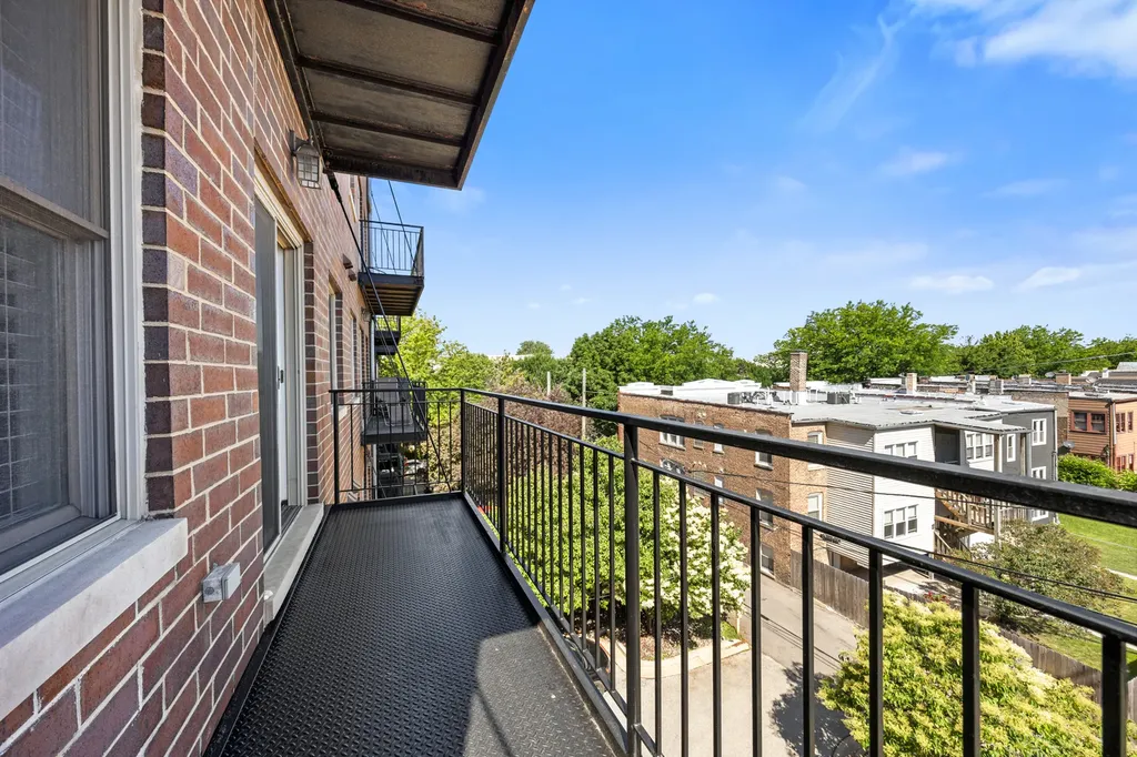 2618 West Diversey Avenue Chicago IL 60647