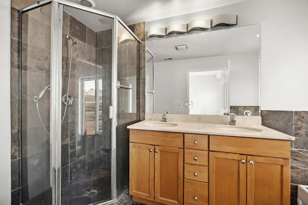 2618 West Diversey Avenue Chicago IL 60647