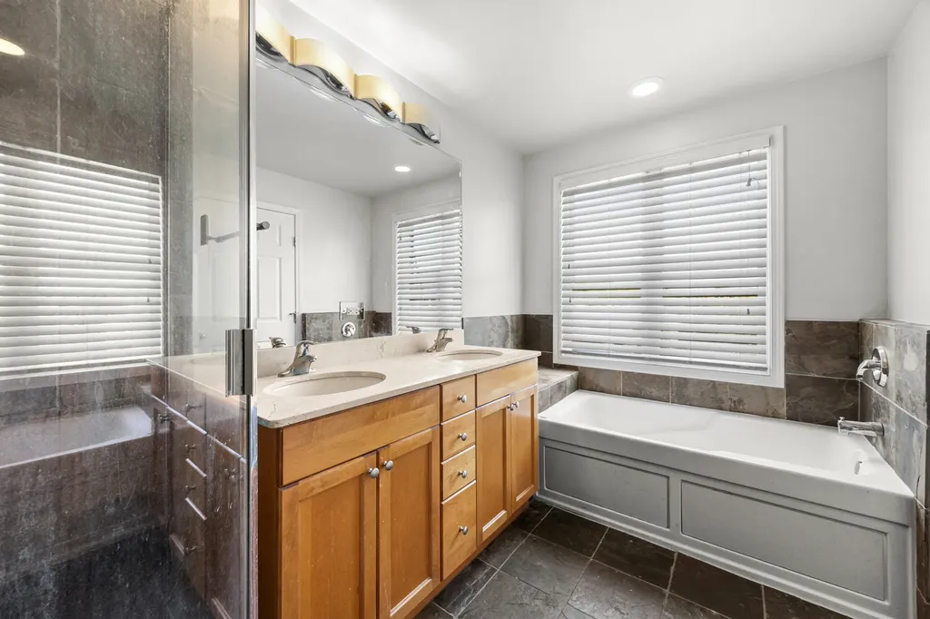 2618 West Diversey Avenue Chicago IL 60647