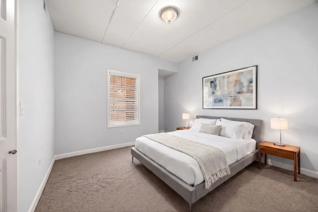 2618 West Diversey Avenue Chicago IL 60647