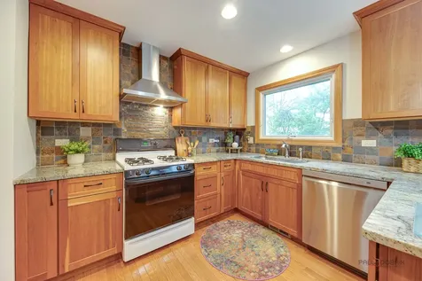 590 Hapsfield Lane Buffalo Grove IL 60089