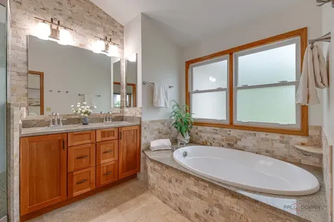 590 Hapsfield Lane Buffalo Grove IL 60089