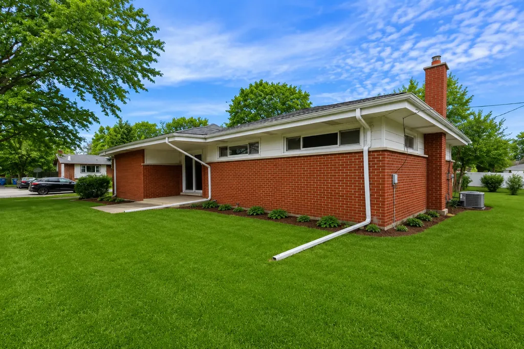 7719 Gail Avenue Darien IL 60561