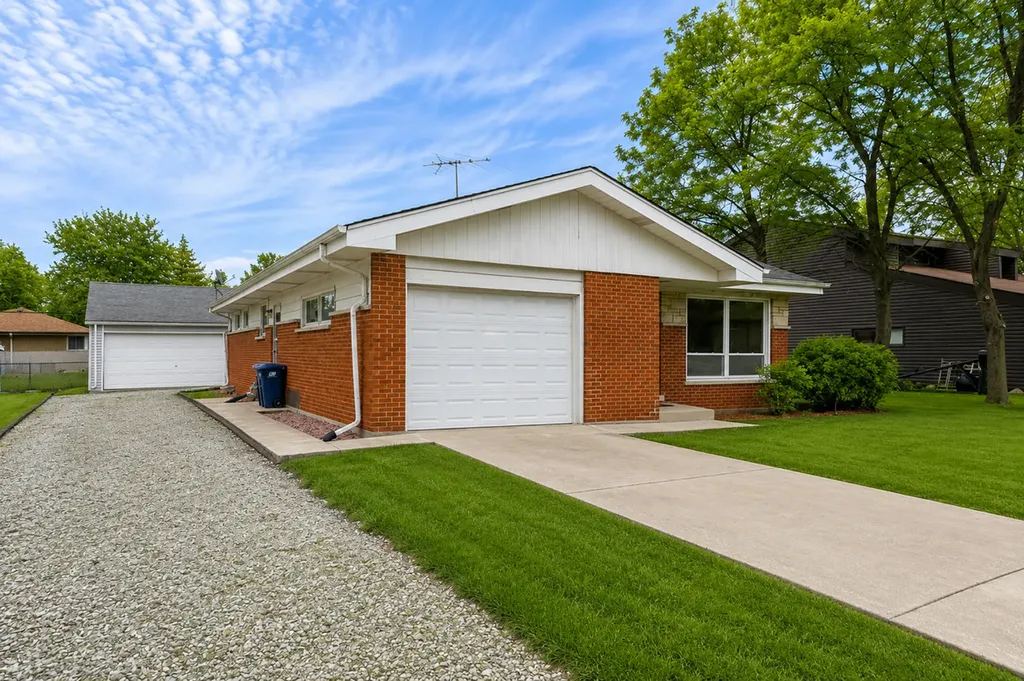 7719 Gail Avenue Darien IL 60561