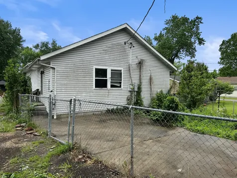 1519 West Madison Street Herrin IL 62948