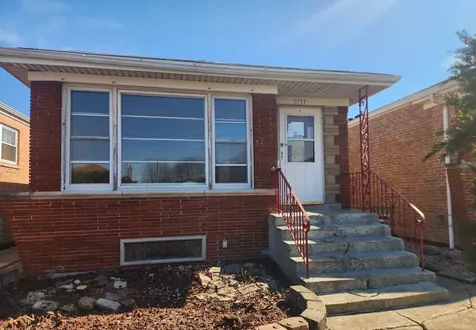 5711 South Mayfield Avenue Chicago IL 60638