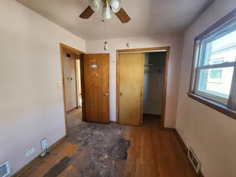 5711 South Mayfield Avenue Chicago IL 60638
