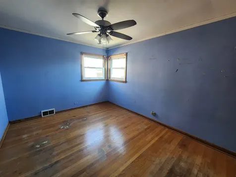 5711 South Mayfield Avenue Chicago IL 60638