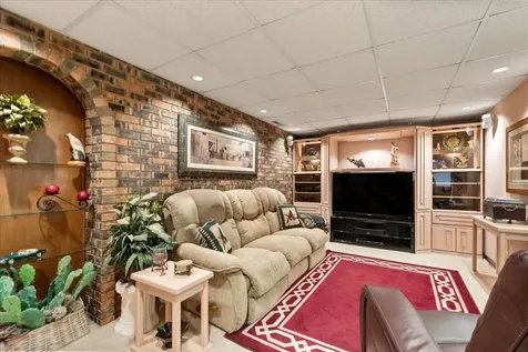 805 North West Holcomb Drive Mundelein IL 60060