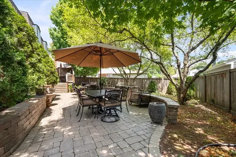 805 North West Holcomb Drive Mundelein IL 60060