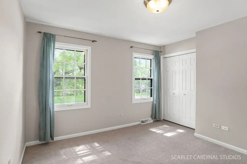 907 Secretariat Drive Naperville IL 60540