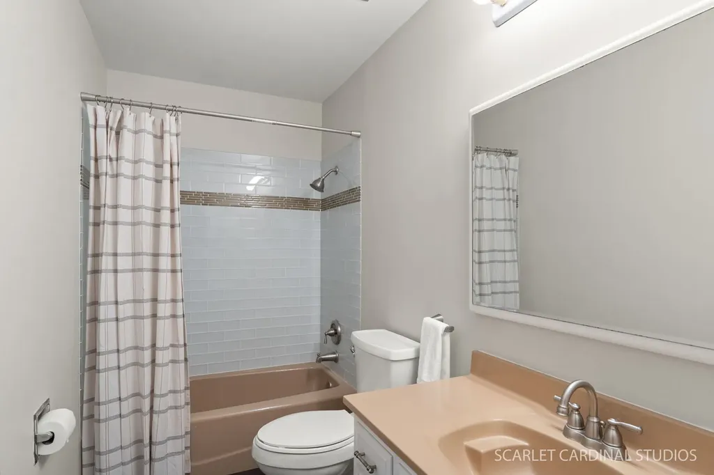907 Secretariat Drive Naperville IL 60540