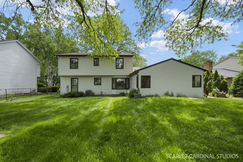 907 Secretariat Drive Naperville IL 60540