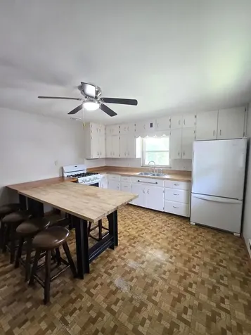 908 Oakland Avenue Joliet IL 60435