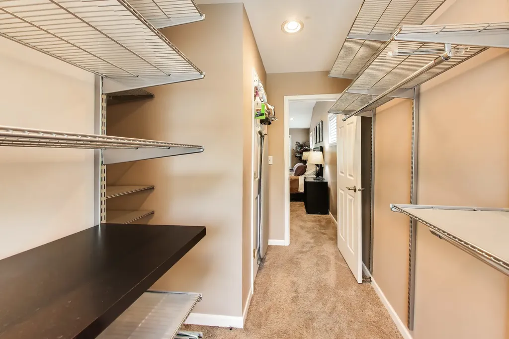 2115 Hitching Post Lane Schaumburg IL 60194