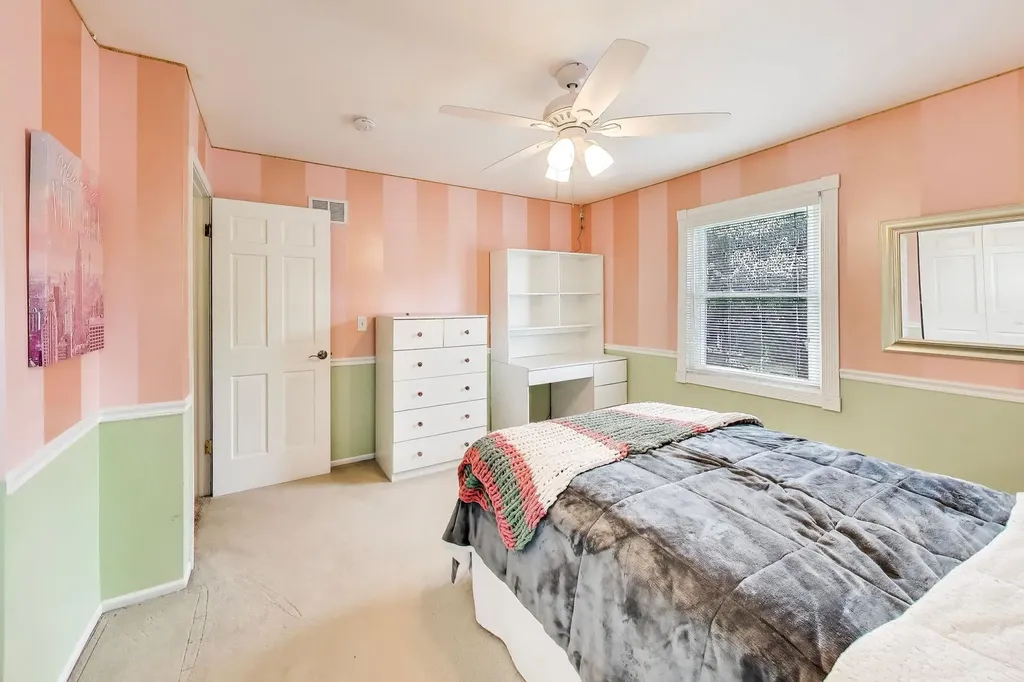 2115 Hitching Post Lane Schaumburg IL 60194