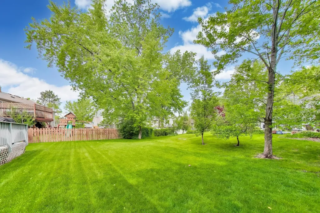 2115 Hitching Post Lane Schaumburg IL 60194