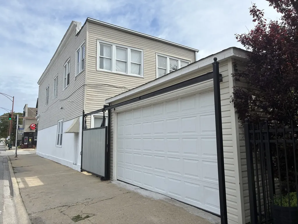 2759 West 38th Street Chicago IL 60632