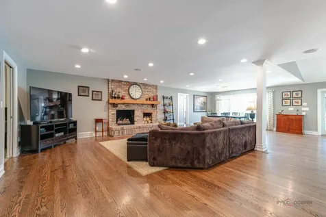 1685 Clover Drive Inverness IL 60067
