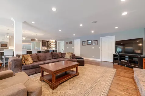 1685 Clover Drive Inverness IL 60067