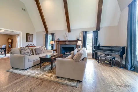 1685 Clover Drive Inverness IL 60067