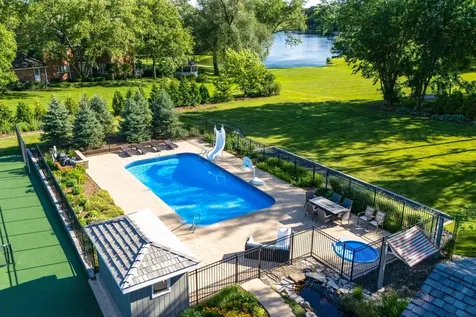 1685 Clover Drive Inverness IL 60067