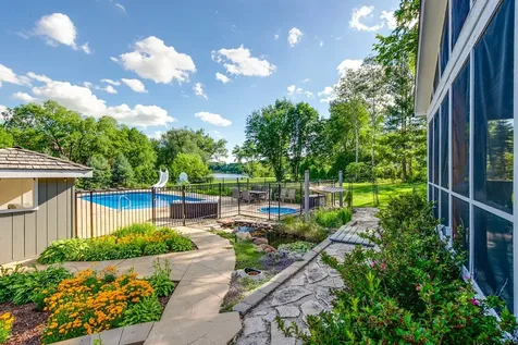 1685 Clover Drive Inverness IL 60067