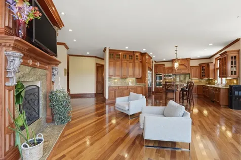 1201 Plum Tree Road Barrington IL 60010