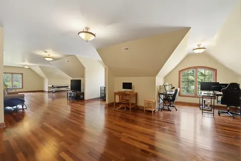 1201 Plum Tree Road Barrington IL 60010