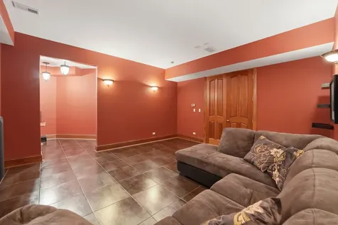 1201 Plum Tree Road Barrington IL 60010