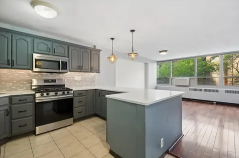 3950 North Lake Shore Drive Chicago IL 60613