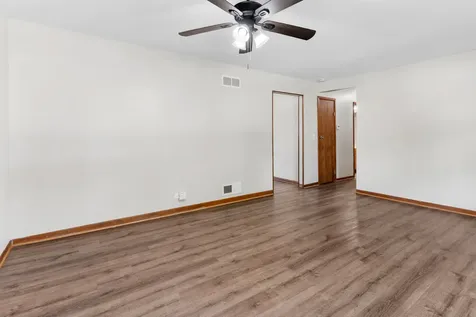 3327 D Hutchison Avenue Joliet IL 60431