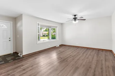 3327 D Hutchison Avenue Joliet IL 60431