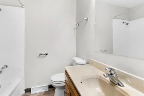 3327 D Hutchison Avenue Joliet IL 60431
