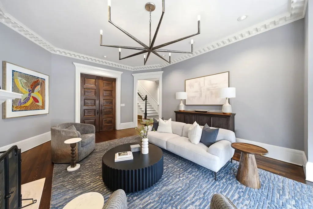 1352 North La Salle Drive Chicago IL 60610