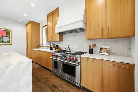 1352 North La Salle Drive Chicago IL 60610