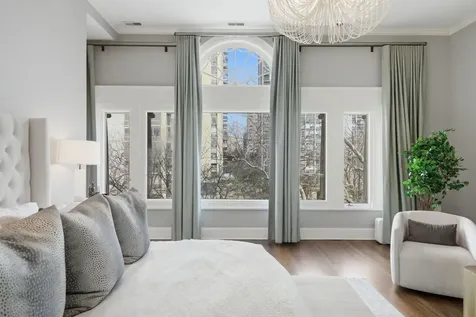 1352 North La Salle Drive Chicago IL 60610