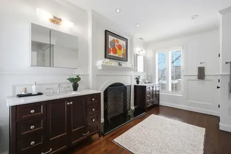 1352 North La Salle Drive Chicago IL 60610