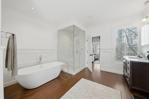 1352 North La Salle Drive Chicago IL 60610
