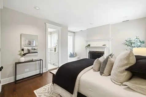 1352 North La Salle Drive Chicago IL 60610