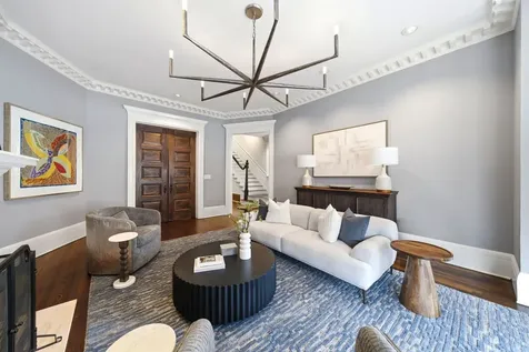 1352 North La Salle Drive Chicago IL 60610