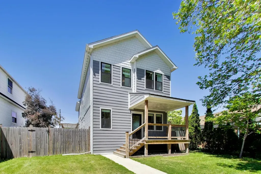 5320 North Moody Avenue Chicago IL 60630
