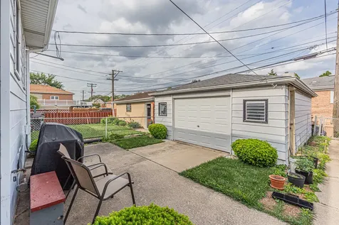 5119 North Oriole Avenue Harwood Heights IL 60706