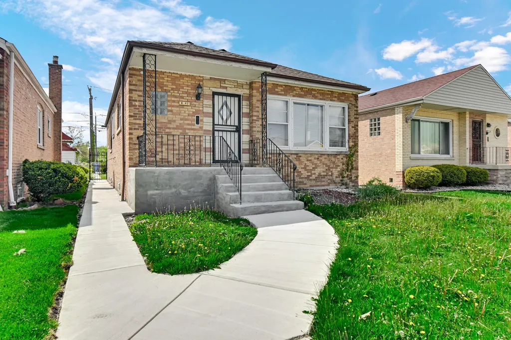 8242 South Damen Avenue Chicago IL 60620
